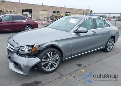 2016 Mercedes-Benz C 300 4Matic из США, поврежденный, VIN 55SWF4KB4GU109599
